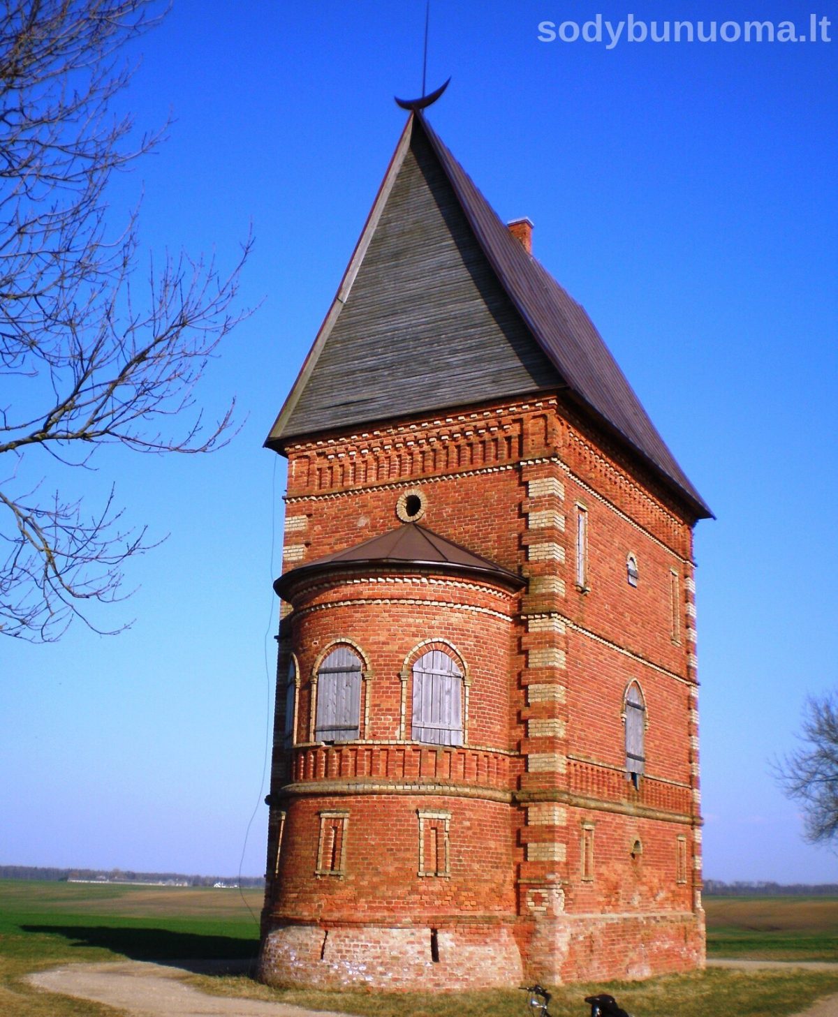 Labūnavos dvaro bokštas