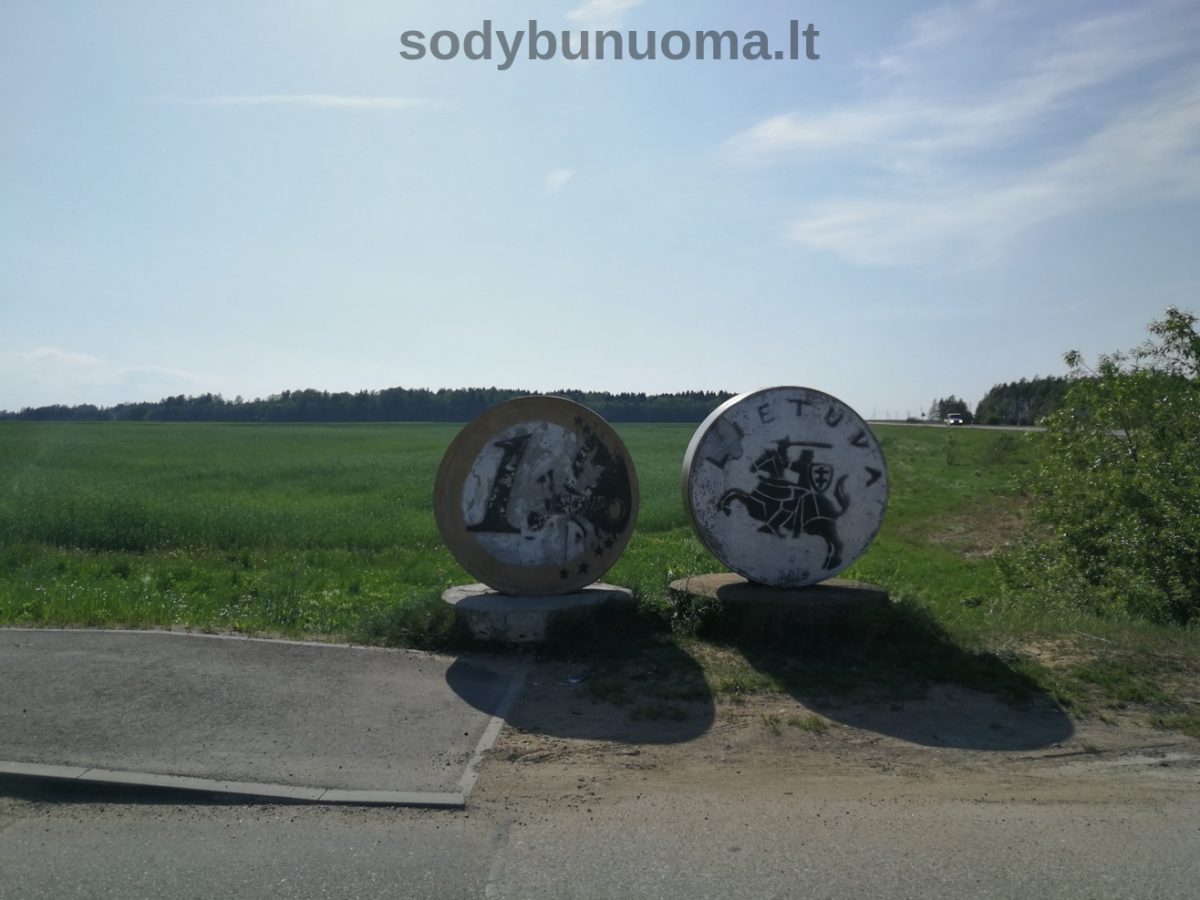 Lito ir euro skulptūros